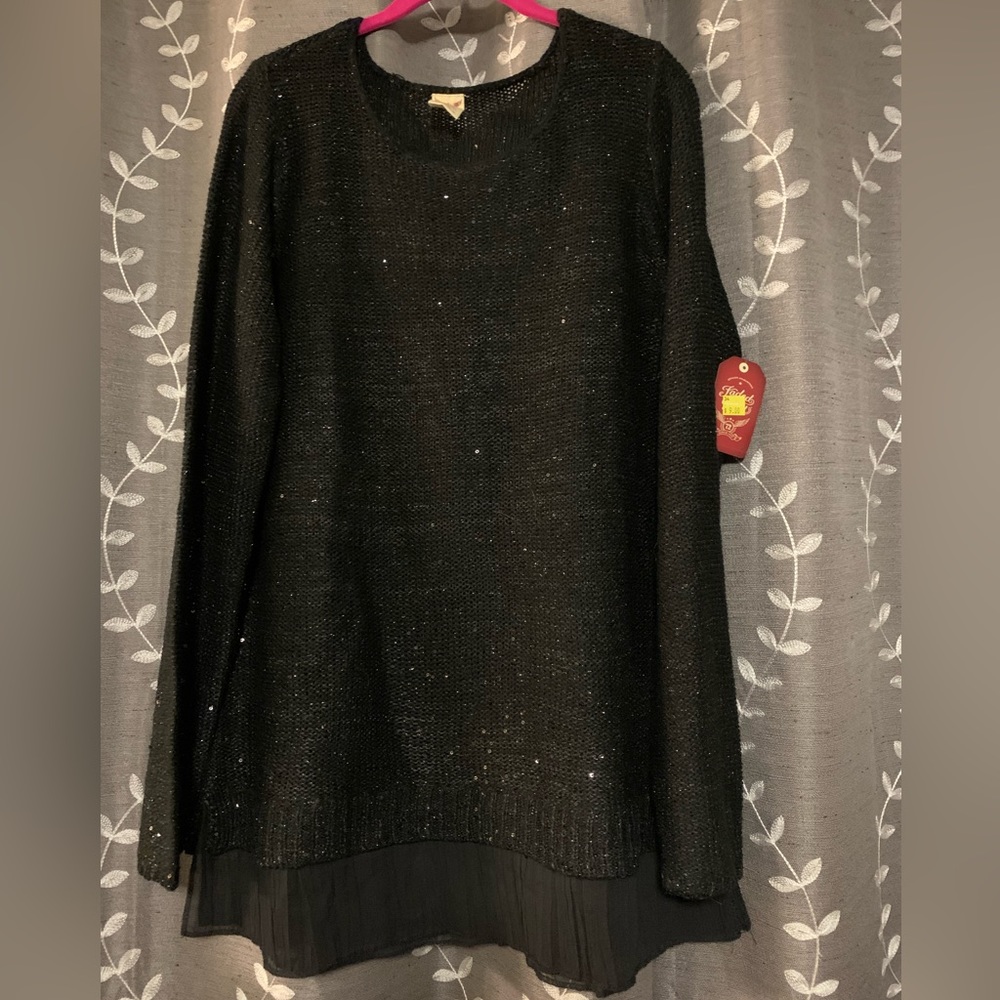 Black sweater with sequins in XL NWT